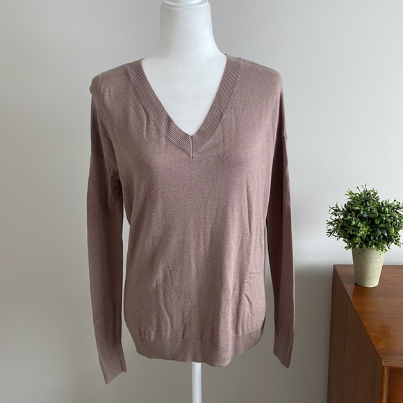 GAP Rosy Light Brownish Pink Sweater, Skinny Arms, Drop Shoulder, V-Neck, XS - Picture 2 of 10